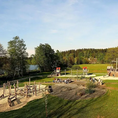 In Mit Garten Und Seeblick