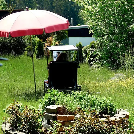 In Mit Garten Und Seeblick